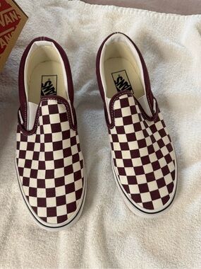 Vans Classic Slip-On Checkerboard in Purple/ W size 9/ M size 7.5